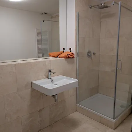 Winzervilla Kammerhof - 3x Stilvolle & Geraeumige Fewos Mit Moselblick, 2-12 Gaeste Buchbar, Direkt Am Moselradweg