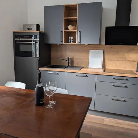 Lägenhet Winzervilla Kammerhof - 3x Stilvolle & Geraeumige Fewos Mit Moselblick, 2-12 Gaeste Buchbar, Direkt Am Moselradweg Brauneberg